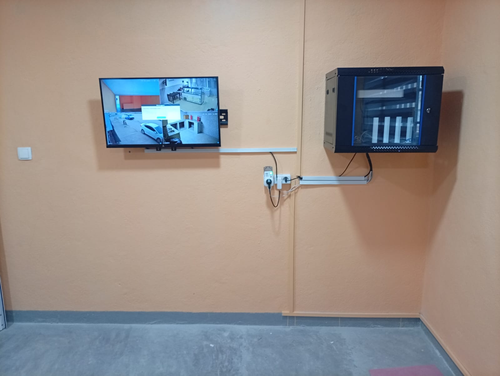 Central de Monitoramento com Rack de Rede